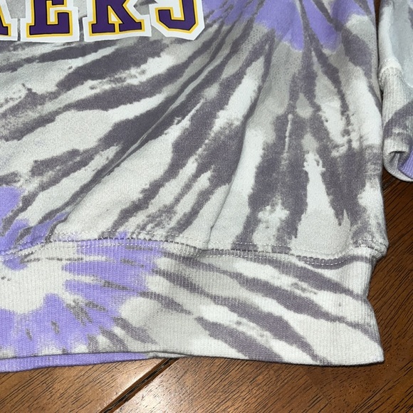 New Los Angeles Lakers womens Sweatshirt size s - tie-dye. NBA - Picture 3 of 6